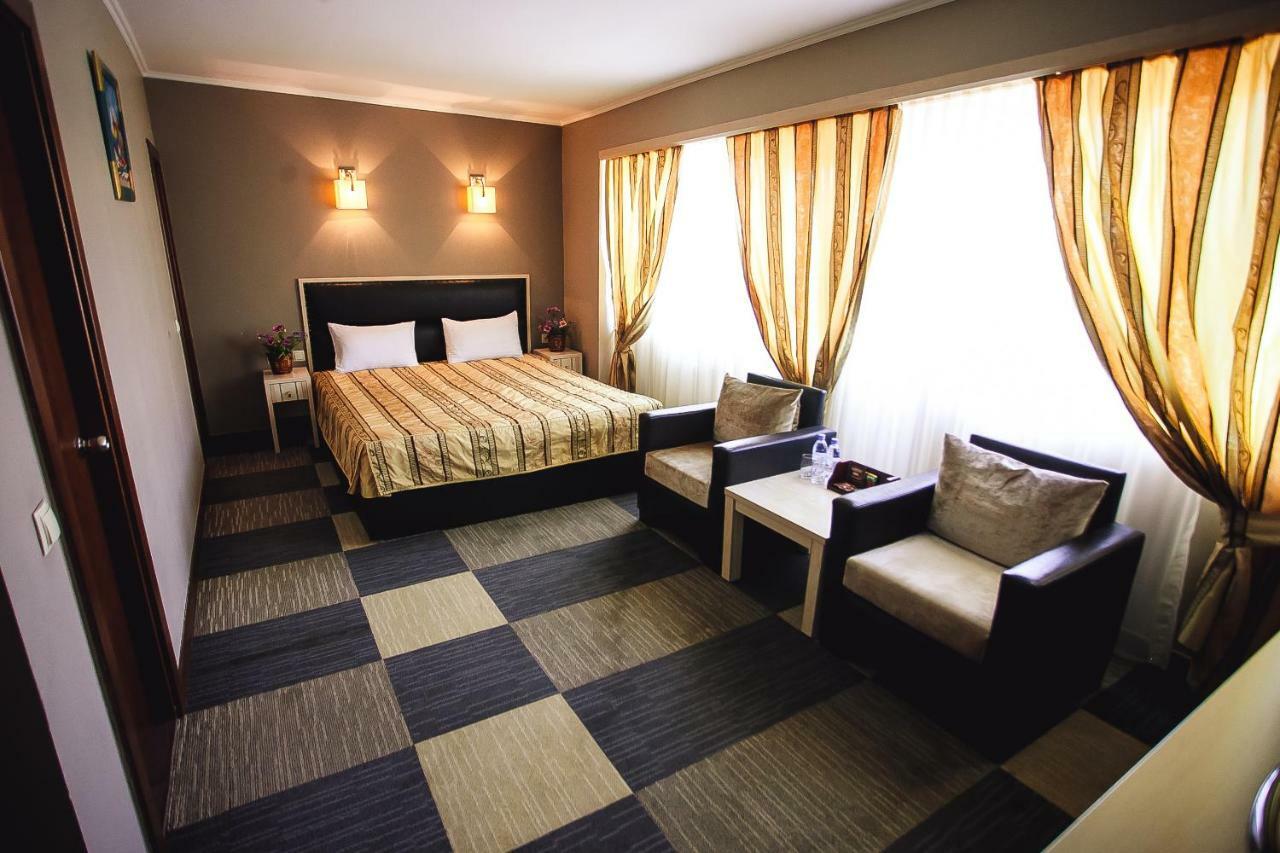 Aktau Hotel Exterior foto
